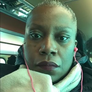 Meet your Posher, Crystal